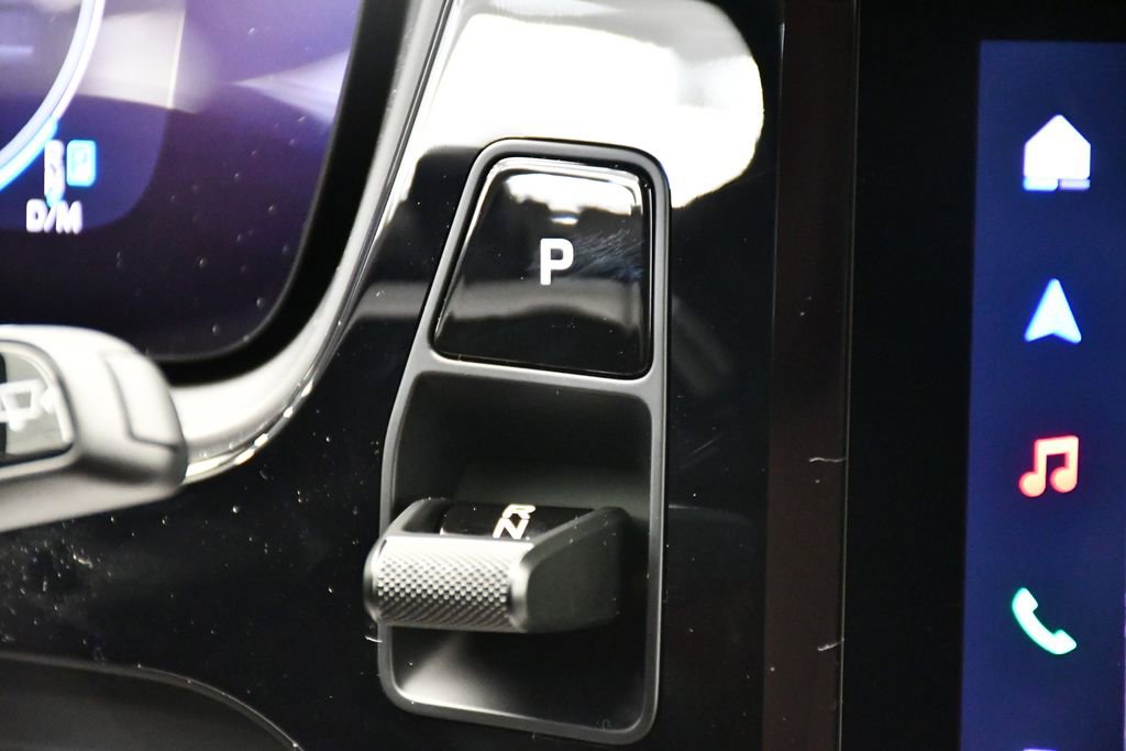 Certified 2025 Porsche Cayenne image 34