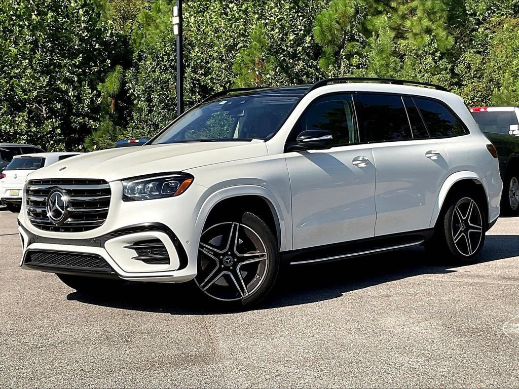 Used 2024 Mercedes-Benz GLS 450 4MATIC image 2