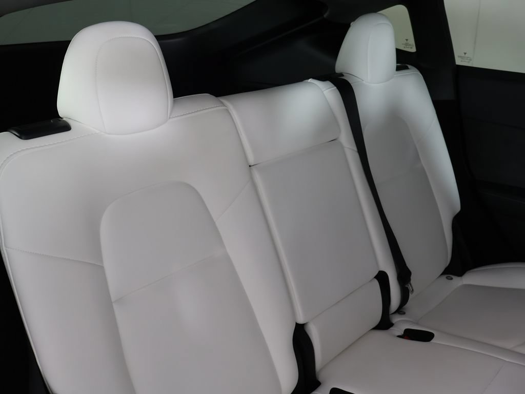 Used 2023 Tesla Model Y Long Range AWD/4WD image 31