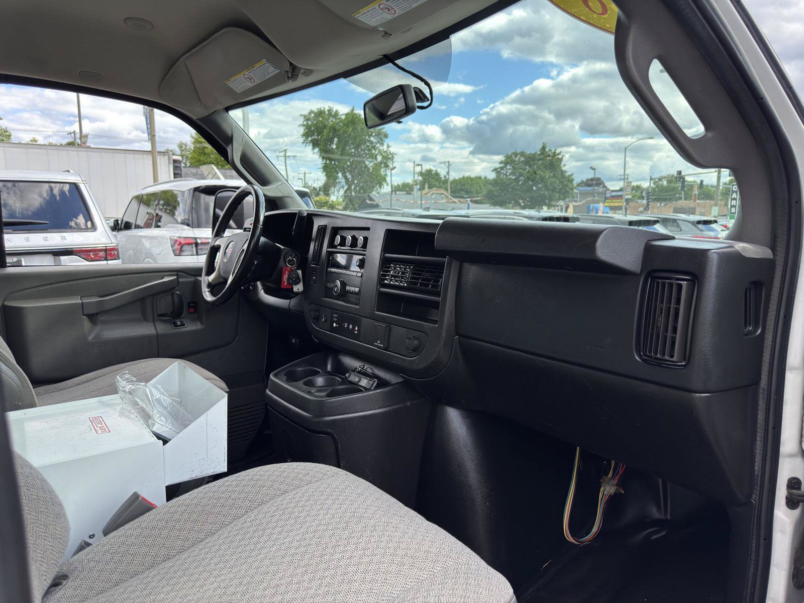 Used 2018 GMC Savana 3500 w/ Driver Convenience Package RWD image 29