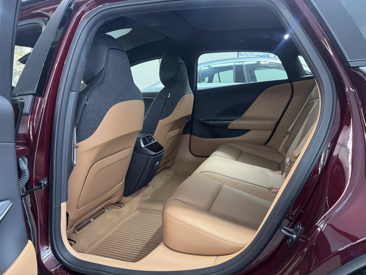 Used 2025 Lucid Air Touring AWD/4WD image 9