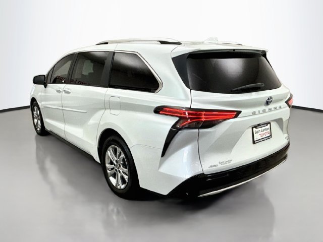 Used 2022 Toyota Sienna Platinum AWD/4WD image 5