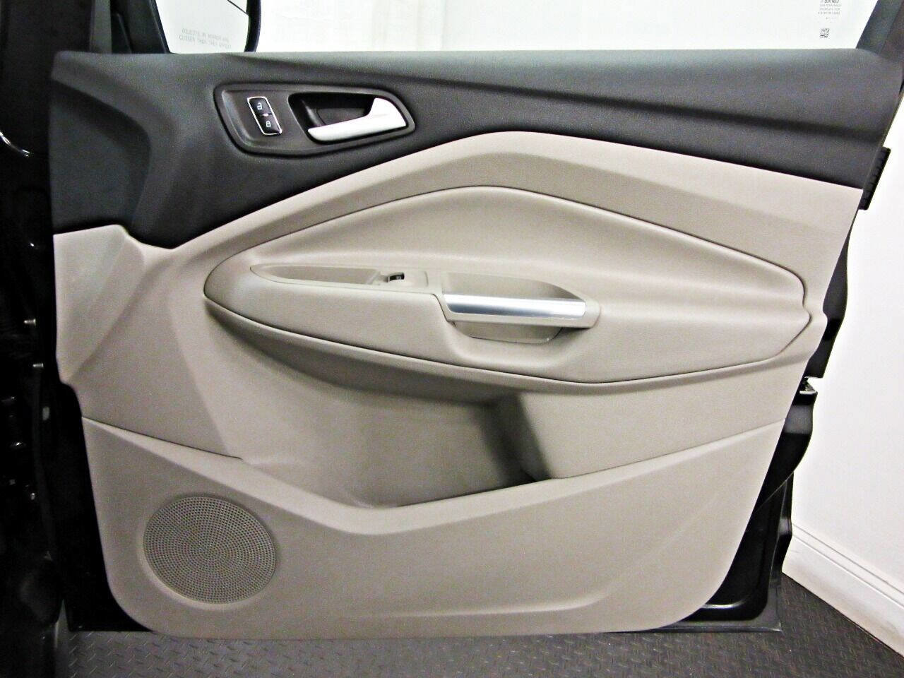 Used 2014 Ford C-MAX SE image 11