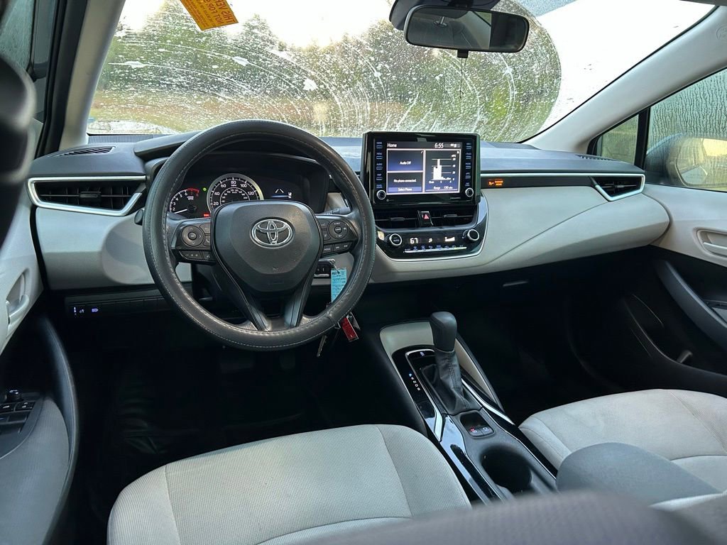 Used 2022 Toyota Corolla LE FWD image 12
