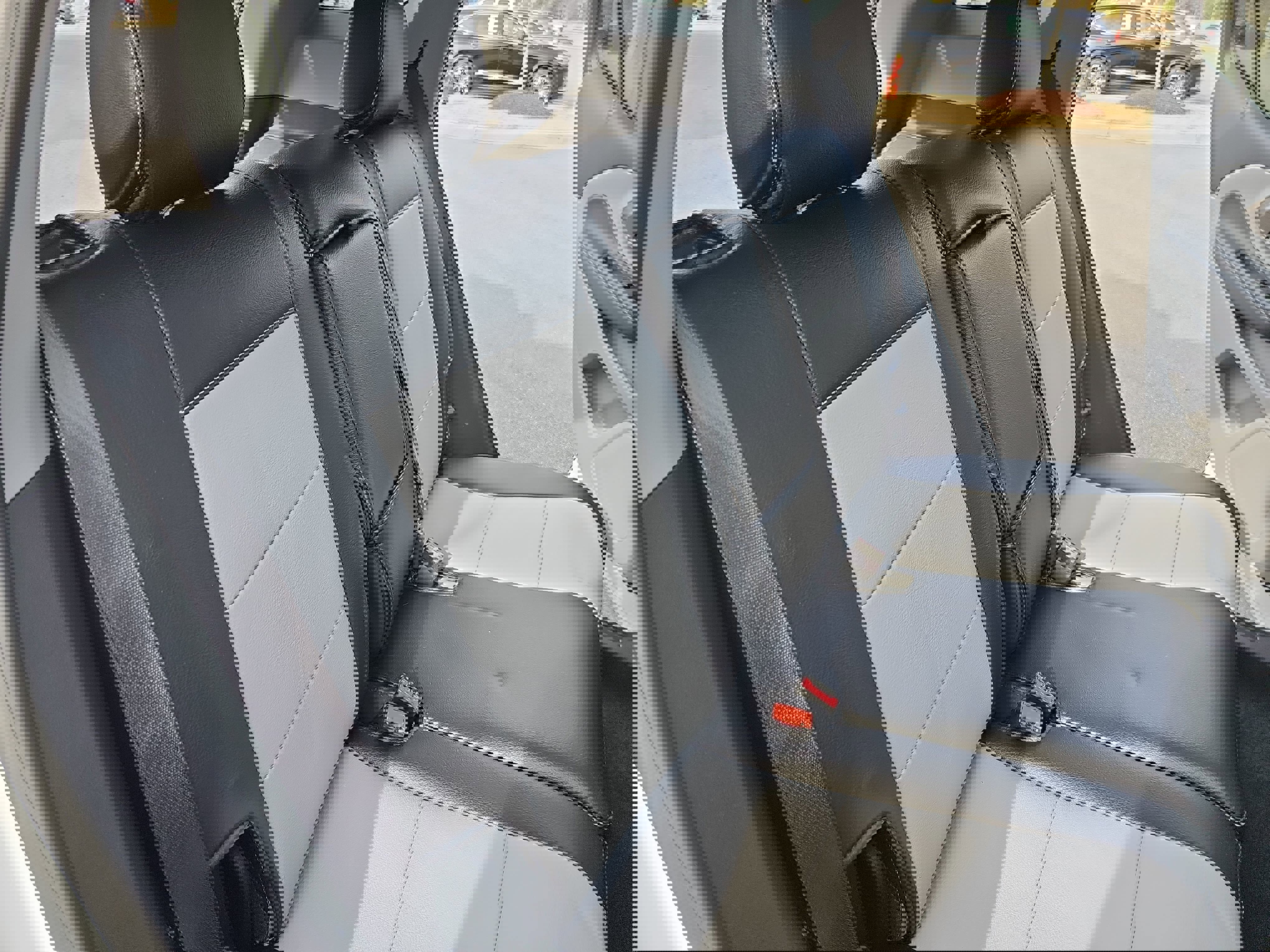 Used 2024 GMC Terrain SLT w/ Infotainment Package II image 12