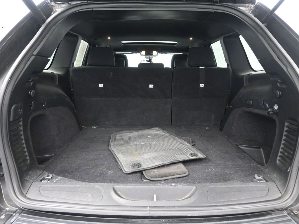 Used 2016 Jeep Grand Cherokee Laredo 75th Anniversary image 18