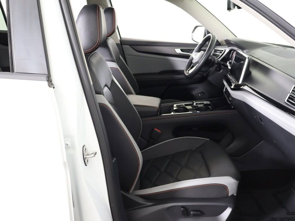 Certified 2024 Volkswagen Atlas Peak Edition SEL AWD/4WD image 35