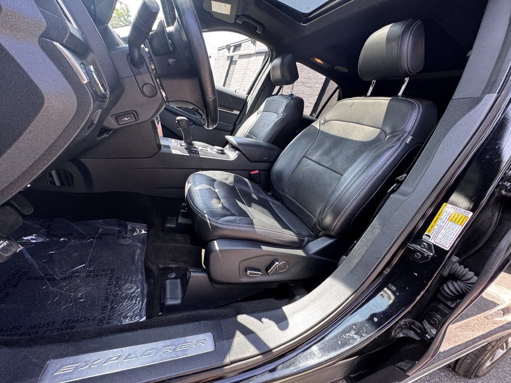 Used 2017 Ford Explorer Limited w/ Equipment Group 301A AWD/4WD image 11
