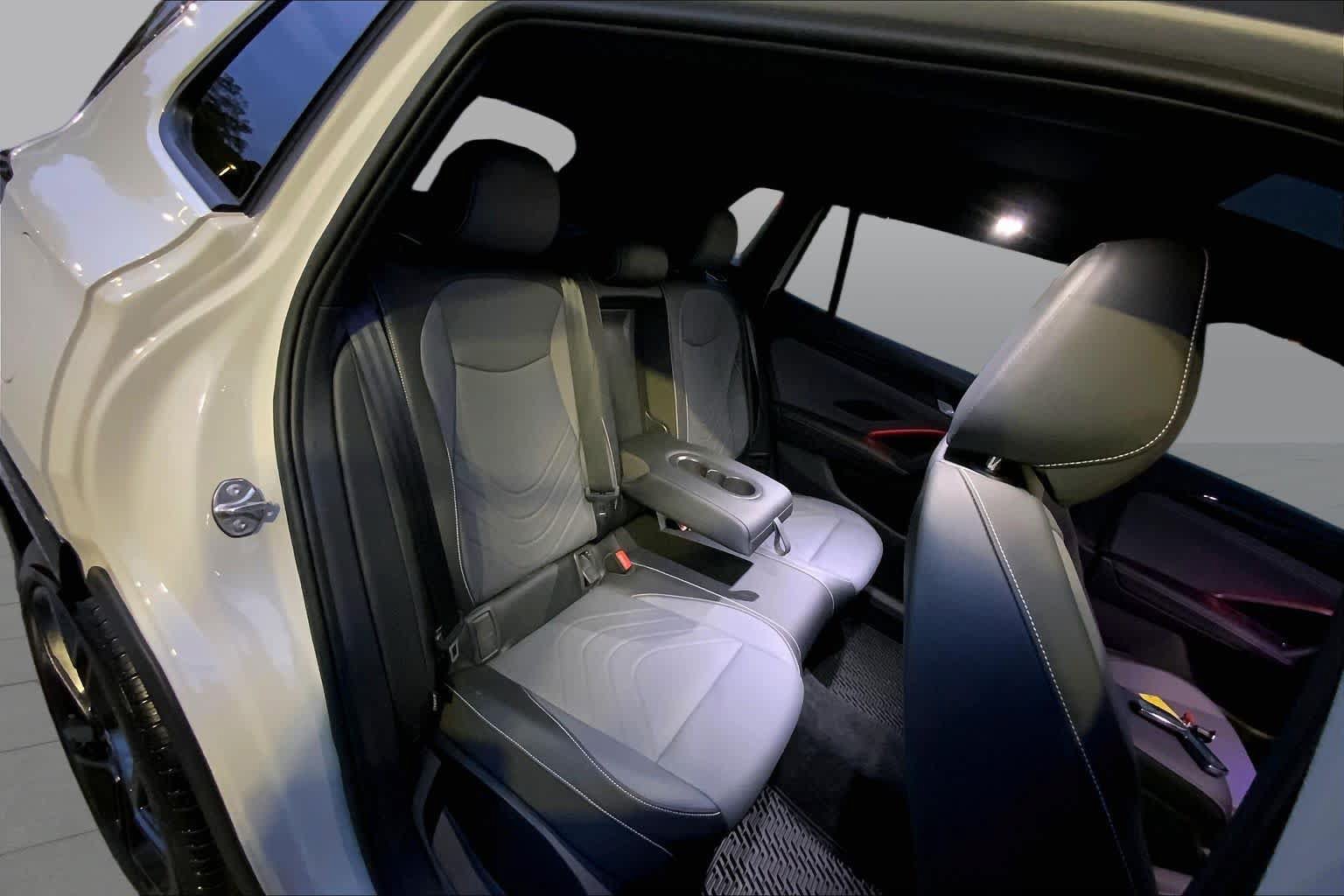 Used 2026 Volkswagen Tiguan SE R-Line FWD image 17