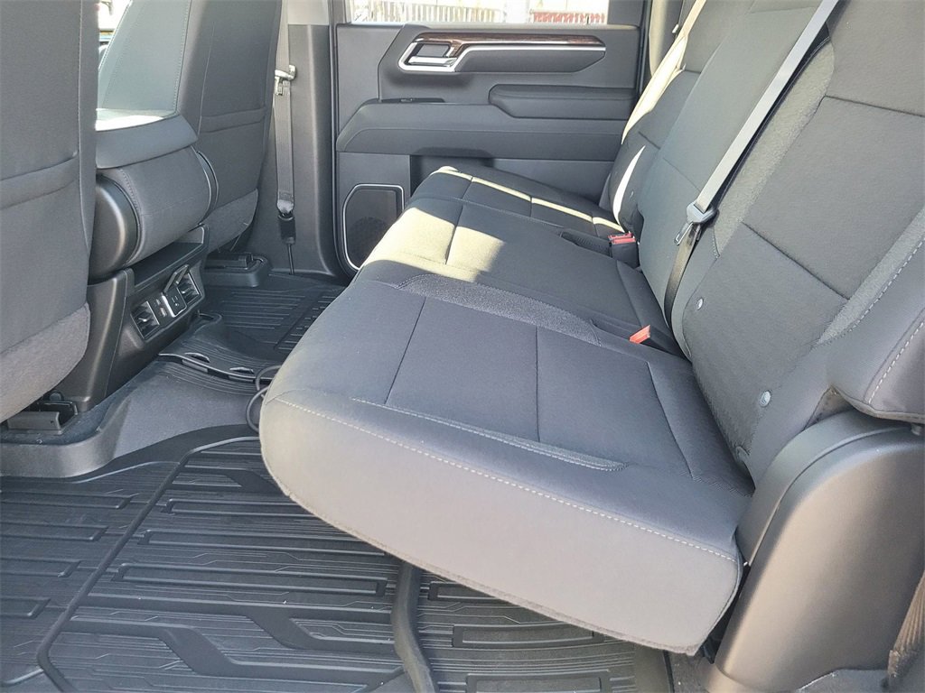 New 2026 GMC Sierra 2500 SLE w/ SLE Value Package; image 8