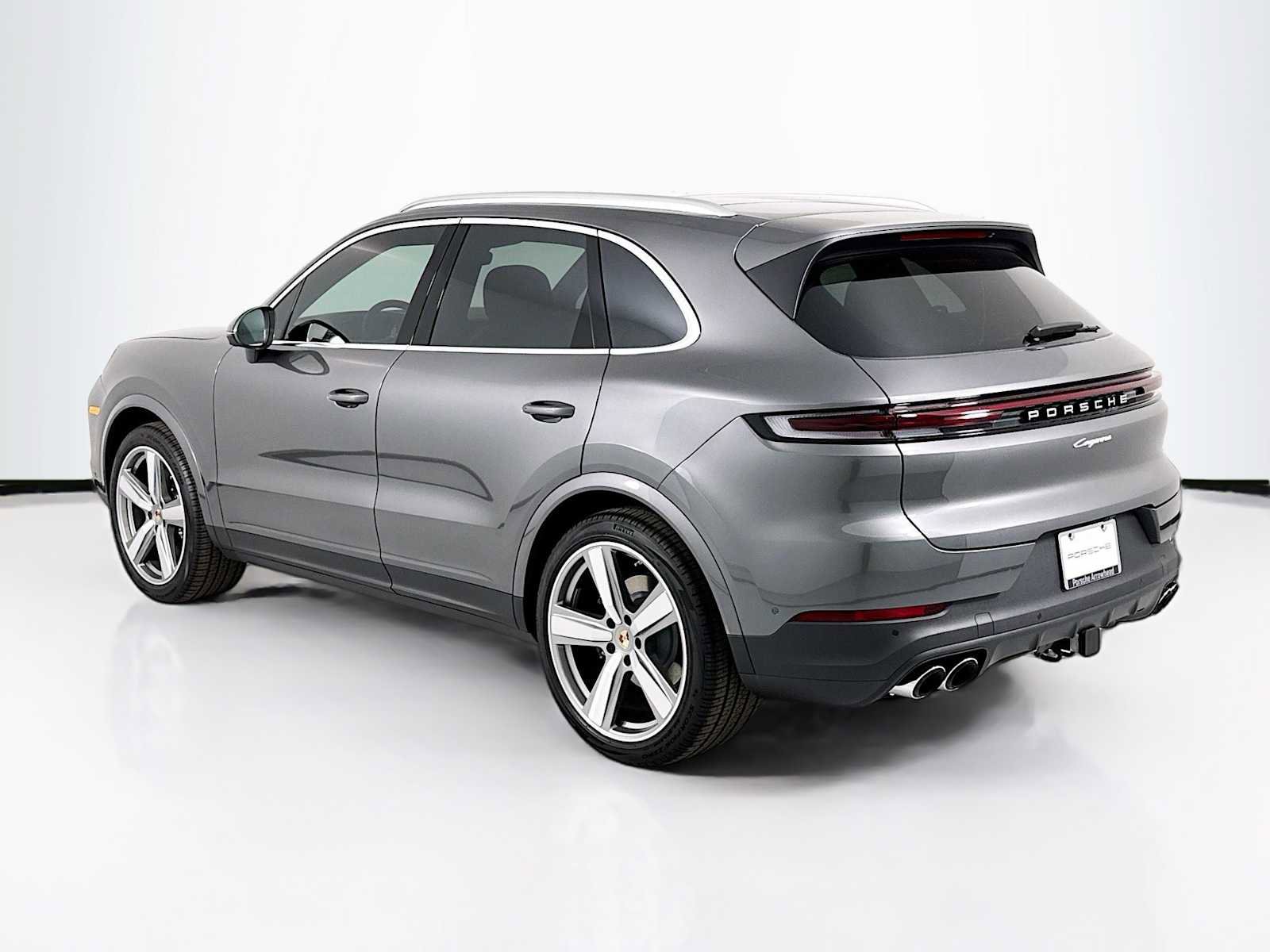 New 2025 Porsche Cayenne image 3