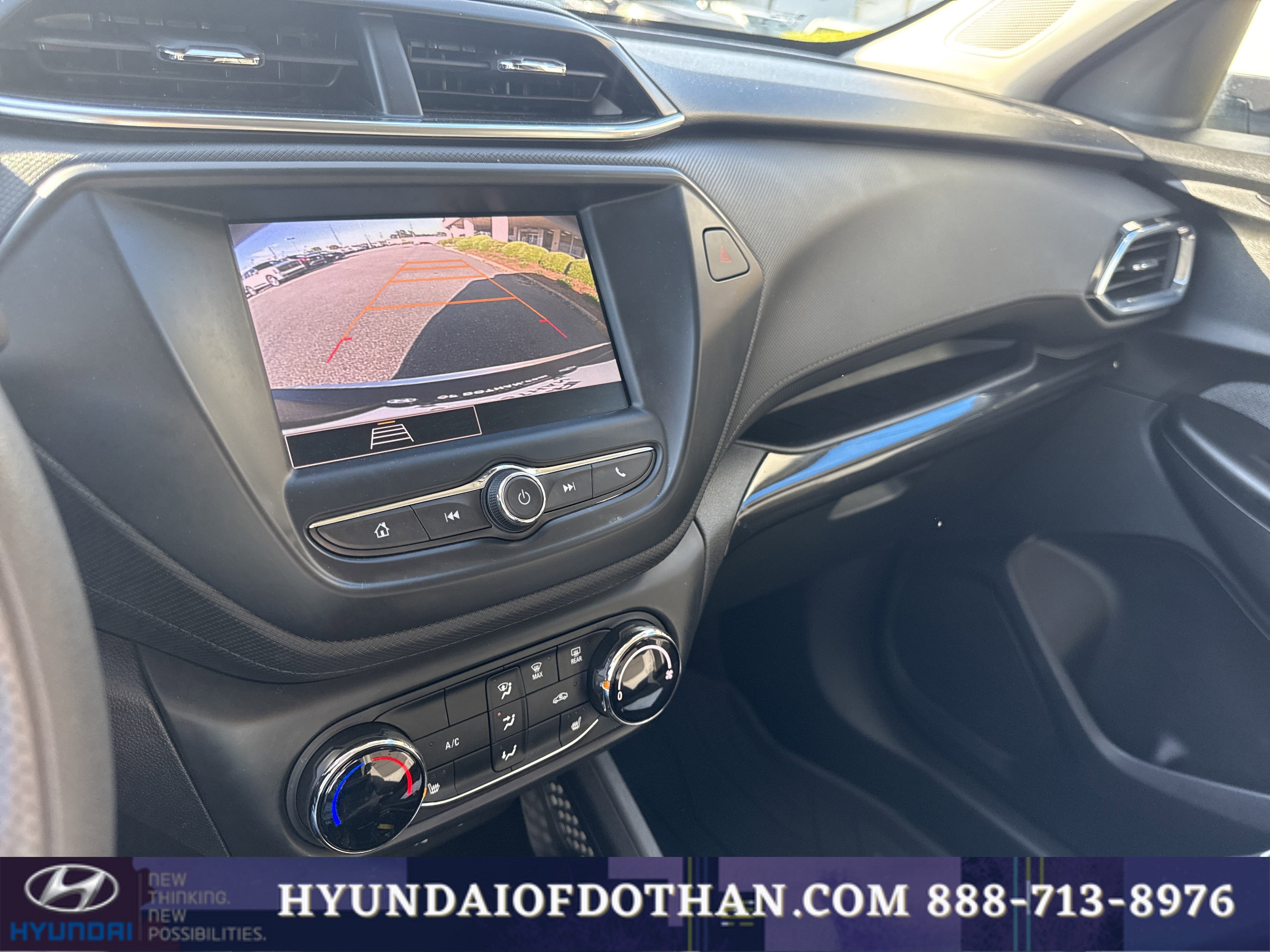 Used 2023 Chevrolet TrailBlazer LT AWD/4WD image 9