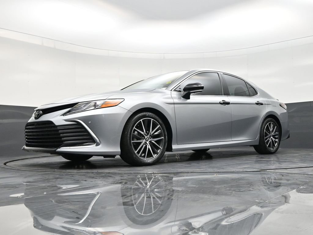 Used 2022 Toyota Camry XLE w/ Navigation Package FWD image 21