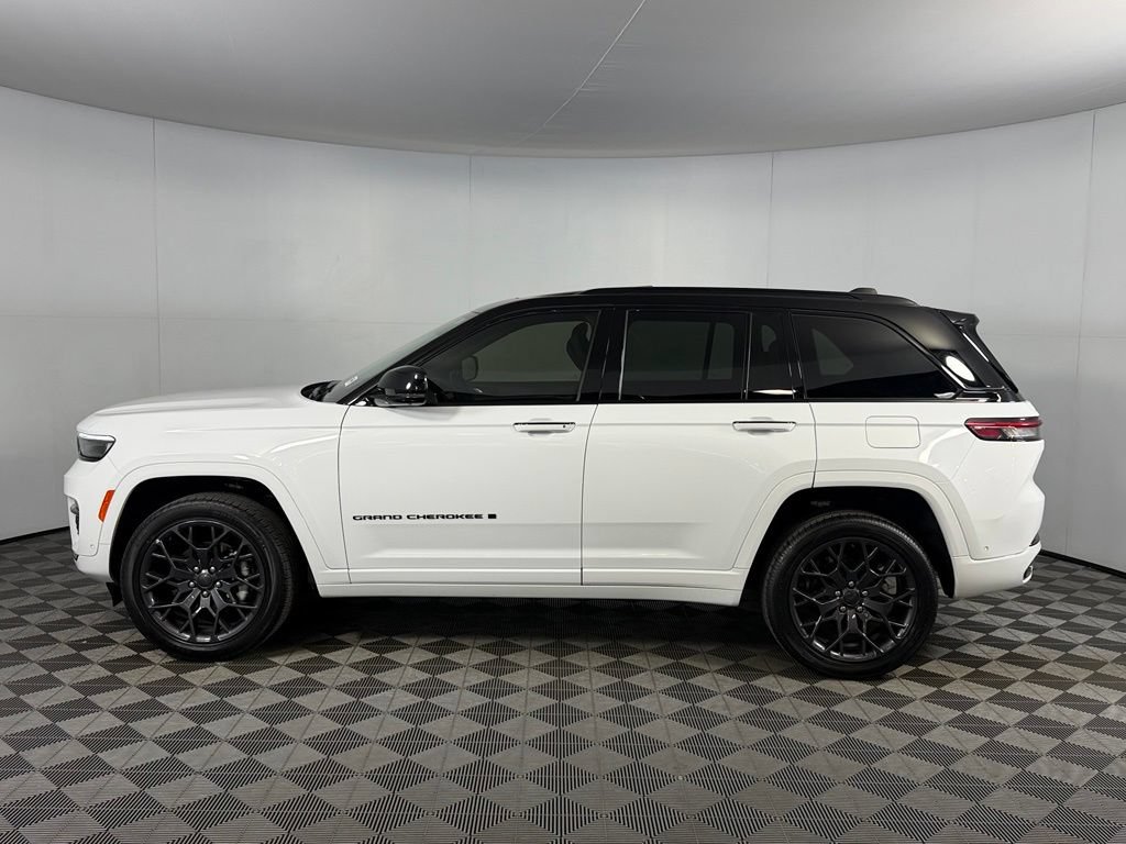 Used 2025 Jeep Grand Cherokee Summit w/ Obsidian Package AWD/4WD image 10