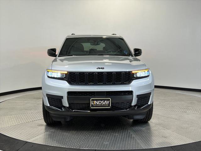 Certified 2024 Jeep Grand Cherokee L Laredo image 2