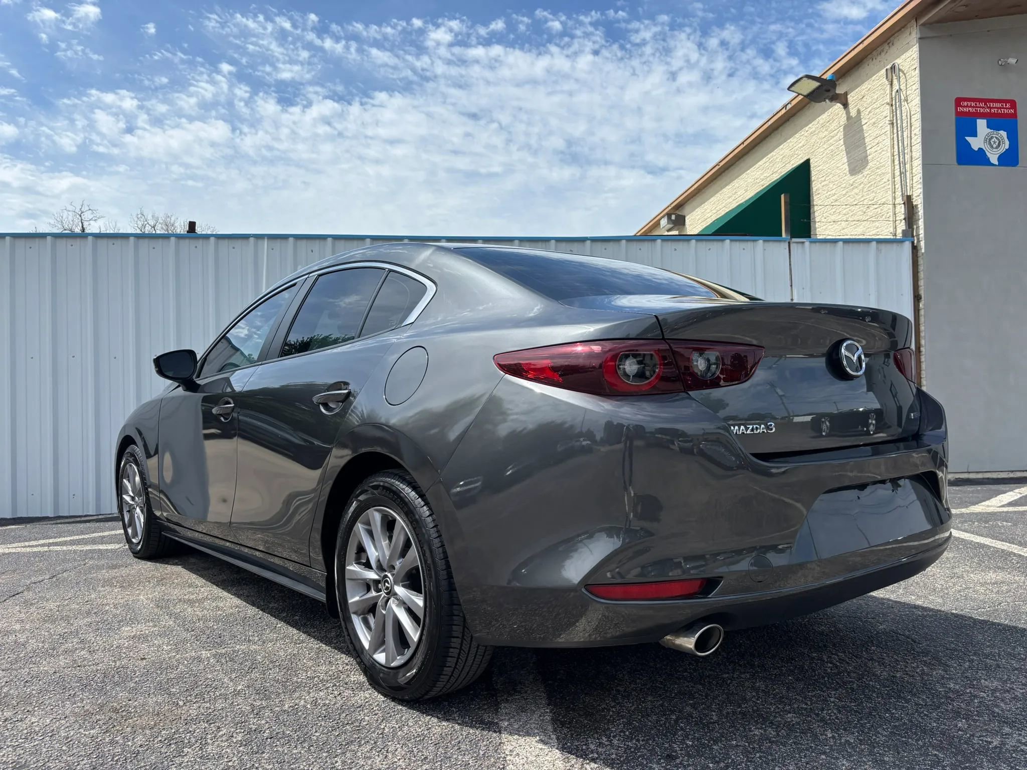 Used 2023 MAZDA MAZDA3 s FWD image 3