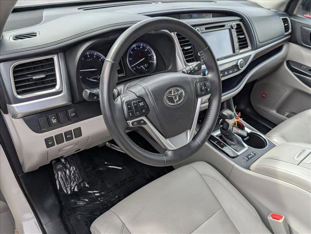 Used 2015 Toyota Highlander Limited FWD image 10