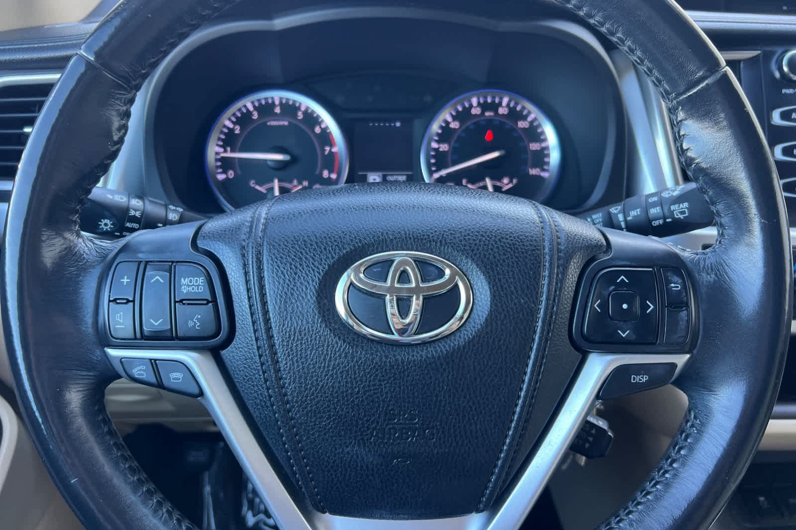 Used 2014 Toyota Highlander Plus FWD image 25