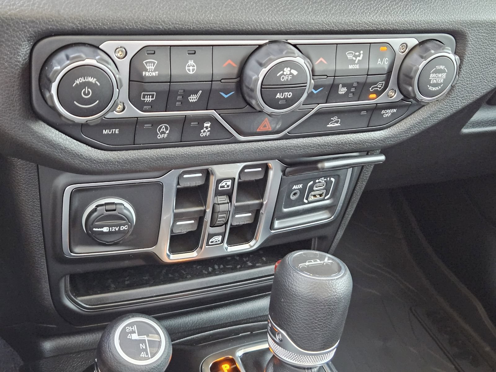 New 2025 Jeep Gladiator Sport AWD/4WD image 17