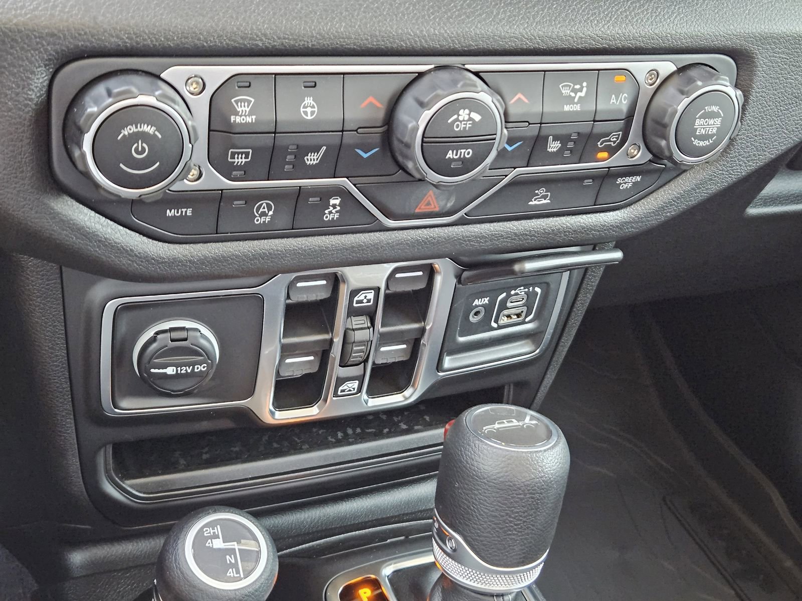 New 2025 Jeep Gladiator Sport AWD/4WD image 17