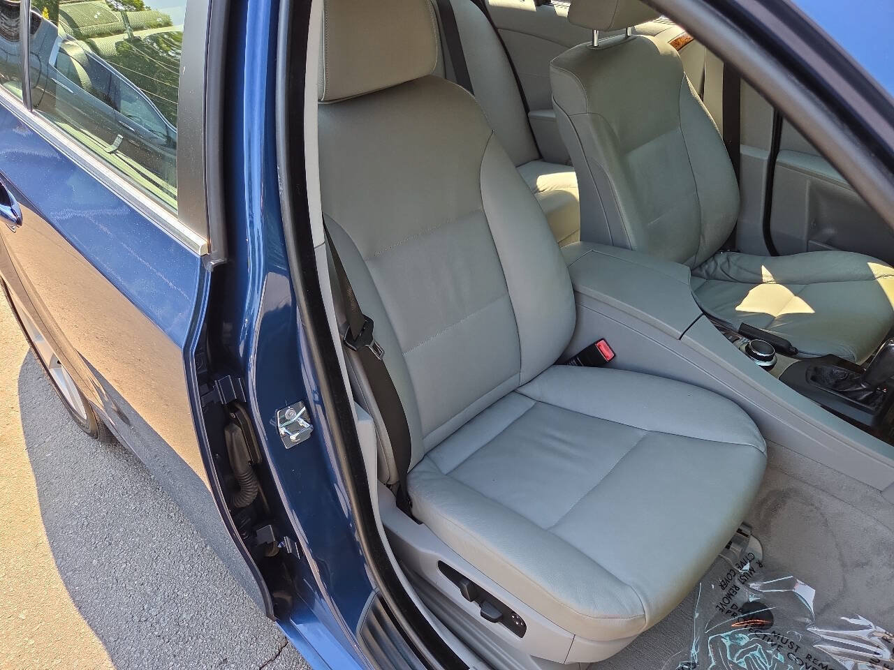 Used 2006 BMW 530xi Sedan AWD/4WD image 10