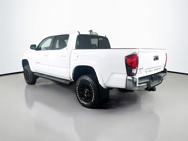 Used 2019 Toyota Tacoma SR5 w/ Four Season Floor Mat Package AWD/4WD image 4
