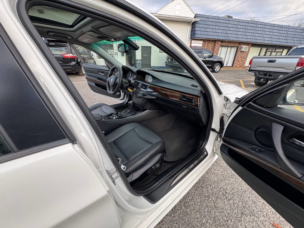 Used 2011 BMW 335i 335i 4dr Sedan image 50