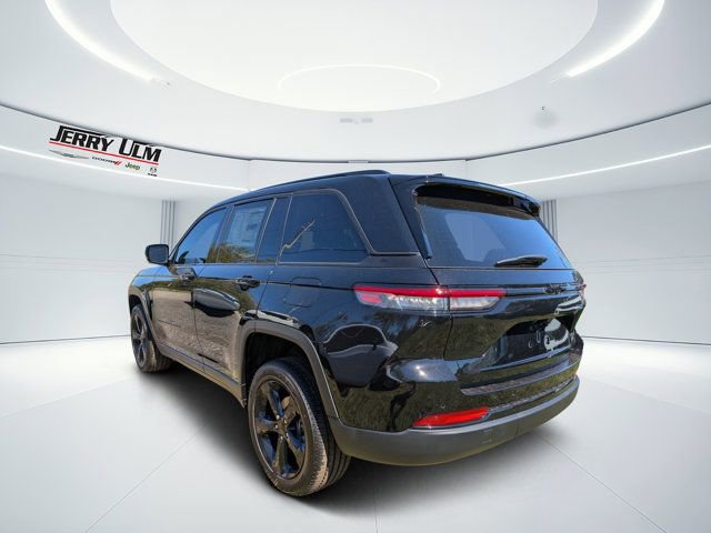 New 2025 Jeep Grand Cherokee Altitude image 5