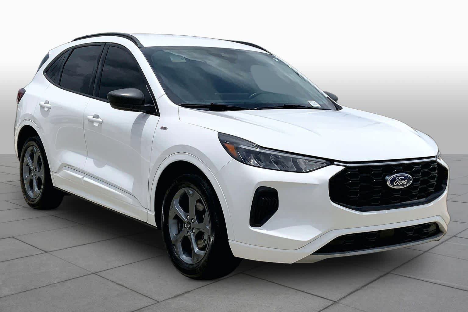 Used 2023 Ford Escape ST-Line w/ Tech Pack #1 FWD image 3