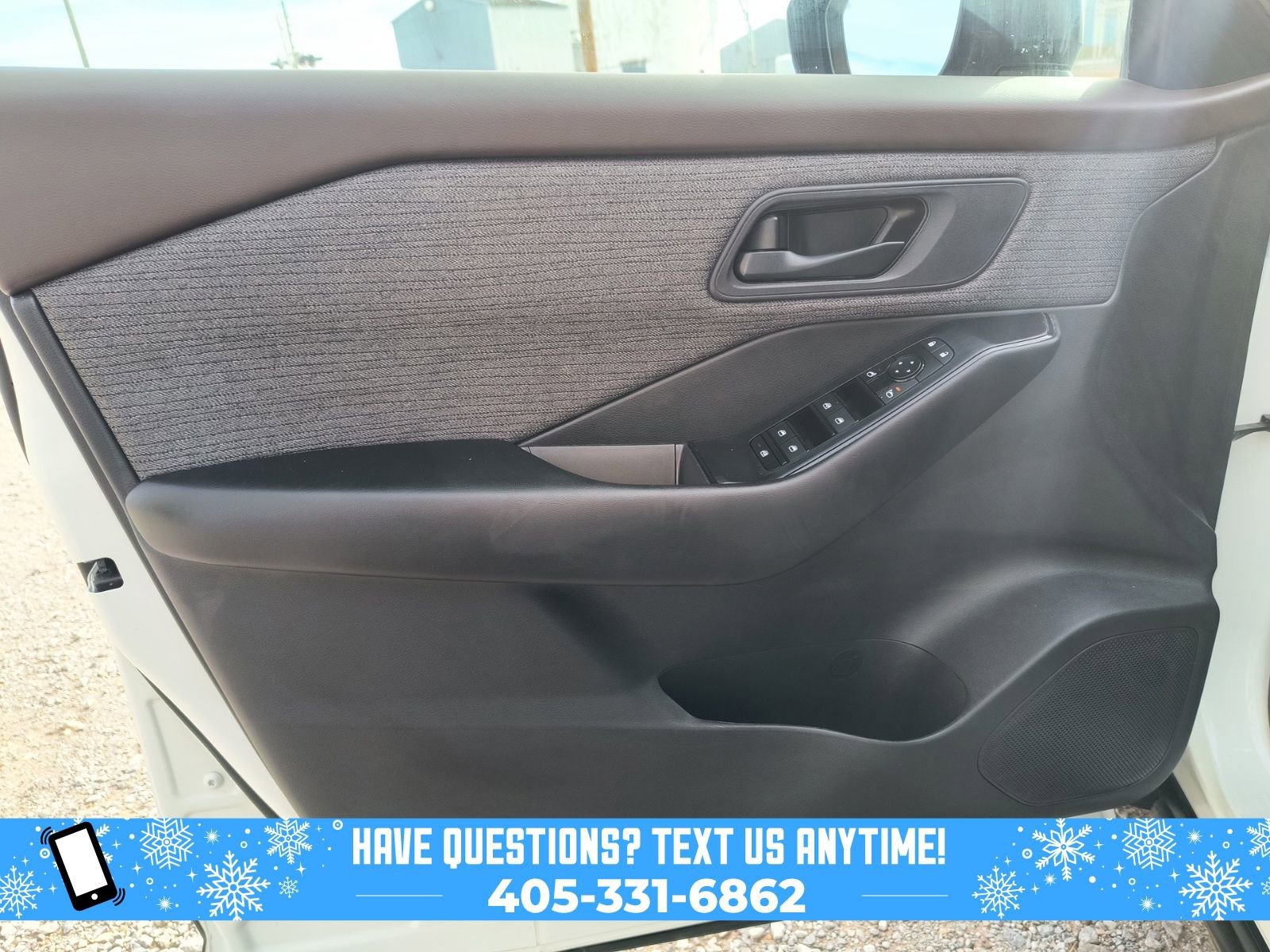 Used 2023 Nissan Rogue S image 19