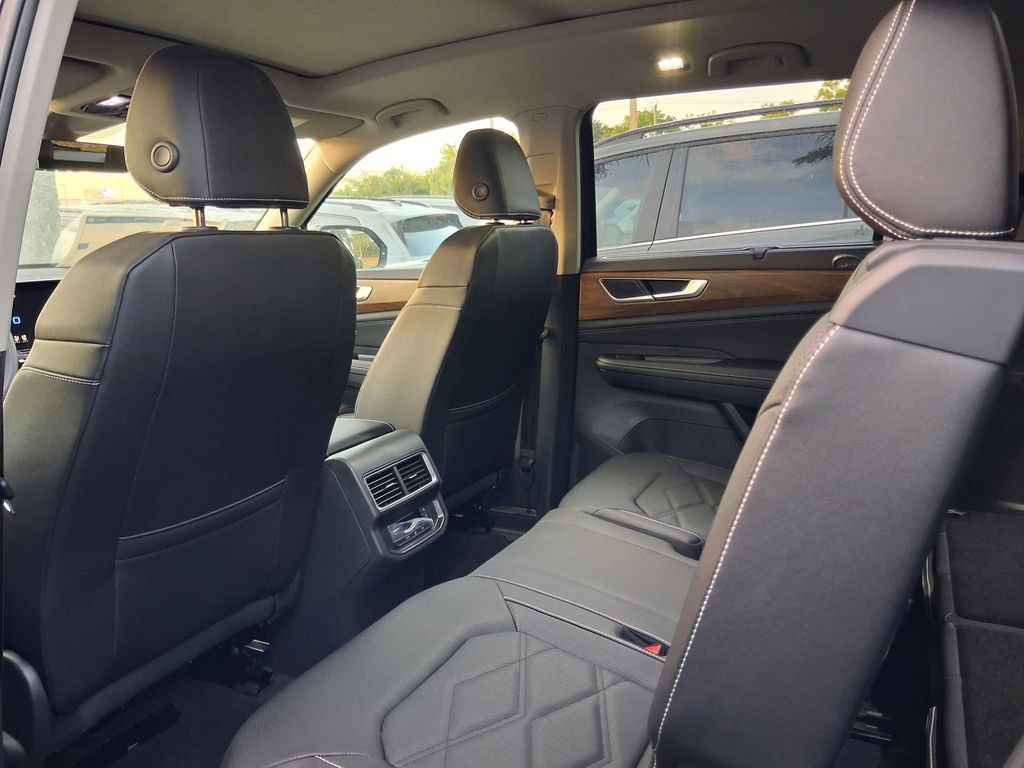 New 2026 Volkswagen Atlas SE FWD image 5