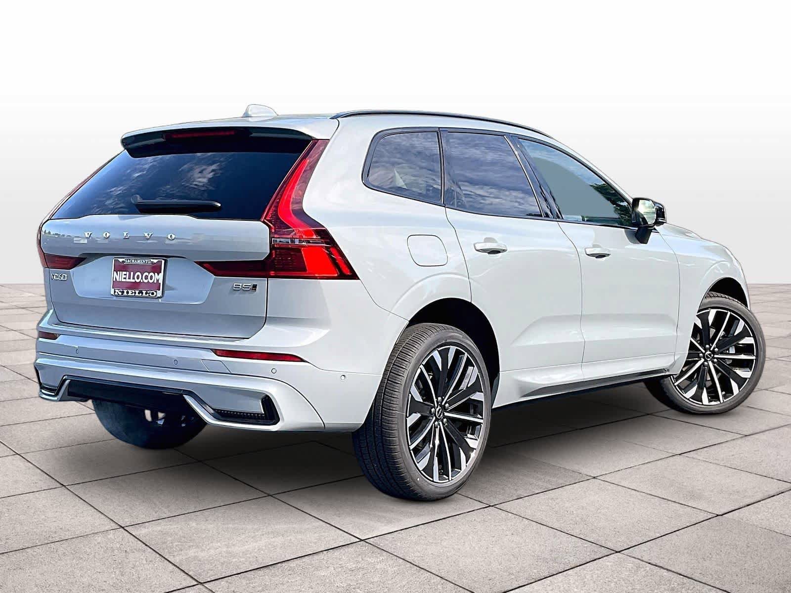 New 2026 Volvo XC60 B5 Ultra w/ Climate Package AWD/4WD image 4