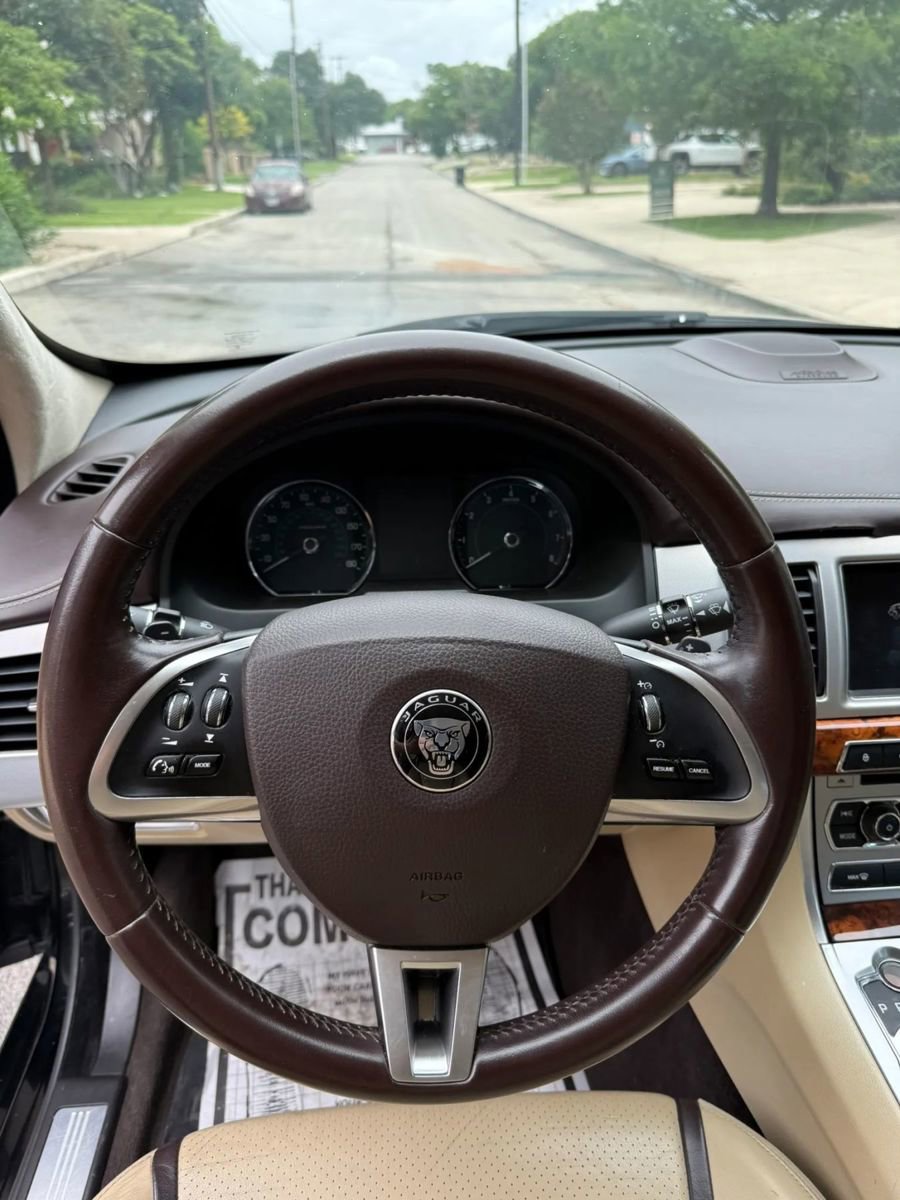 Used 2015 Jaguar XF Sport RWD image 25