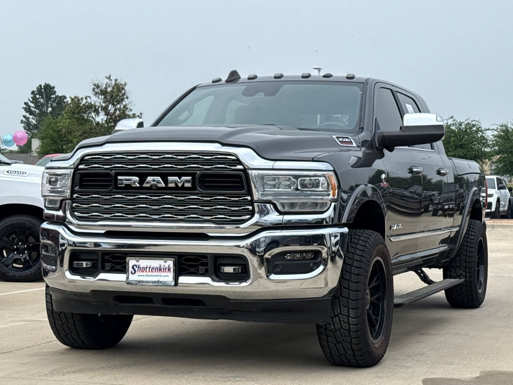Used 2022 RAM 3500 Limited AWD/4WD image 3