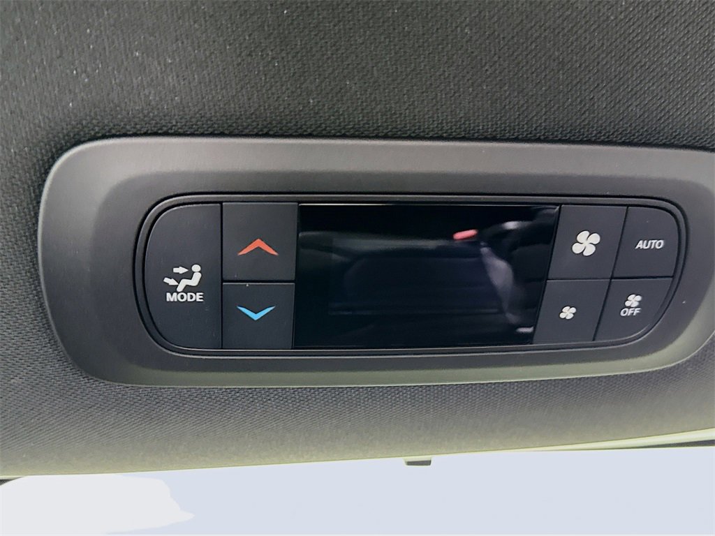 New 2025 Chrysler Pacifica Select image 25