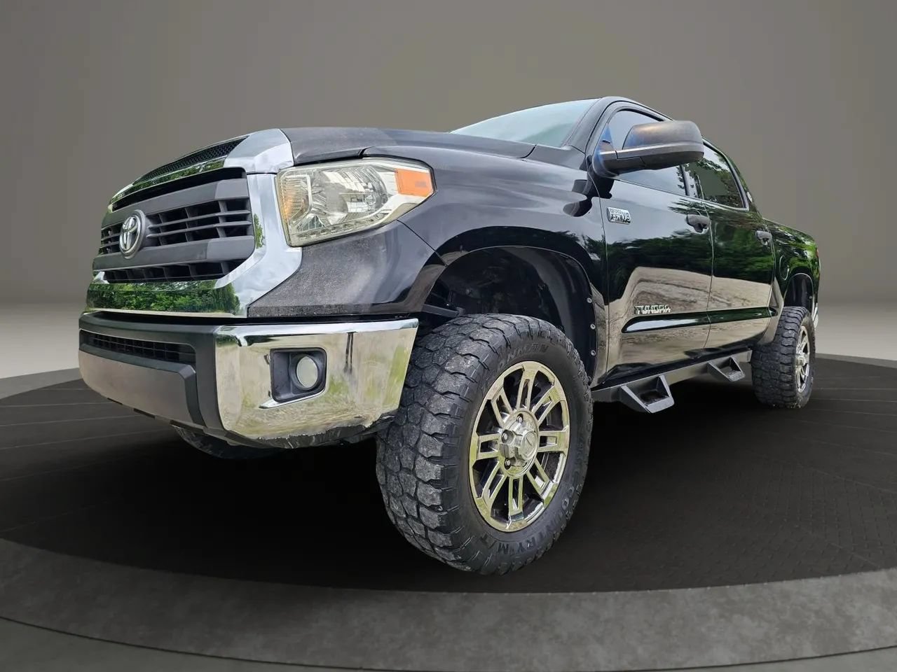 Used 2014 Toyota Tundra SR5 w/ SR5 Upgrade Package AWD/4WD image 2