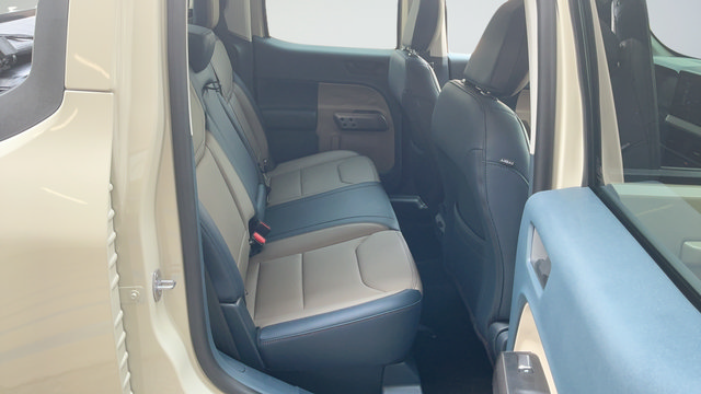 Used 2025 Ford Maverick Lariat AWD/4WD image 21