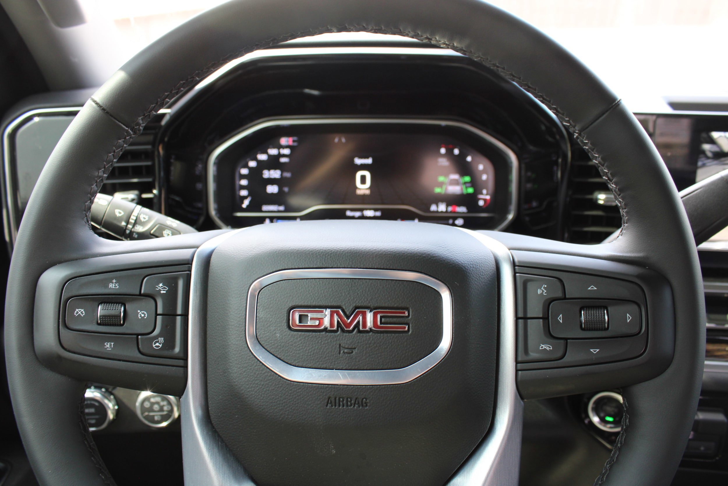 Used 2025 GMC Sierra 1500 Elevation w/ LPO, Elevation Black Package AWD/4WD image 28
