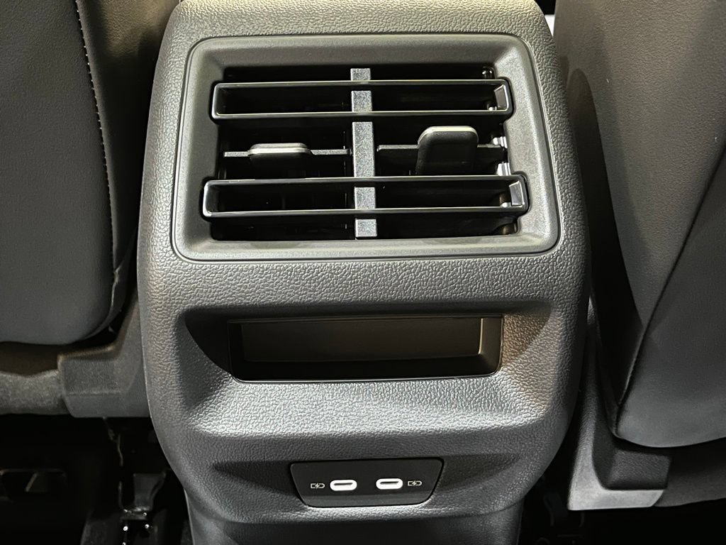 New 2026 Volkswagen Tiguan SE AWD/4WD image 25