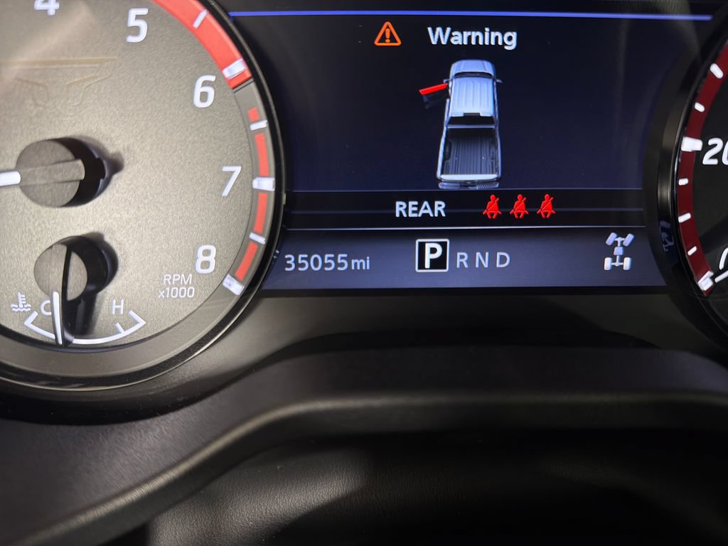 Used 2023 Nissan Titan PRO-4X w/ Pro-4x Utility Package AWD/4WD image 10