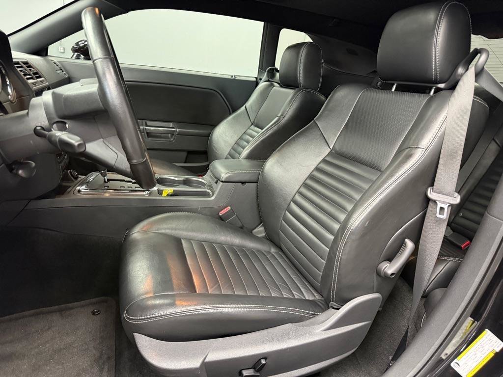Used 2009 Dodge Challenger R/T RWD image 16