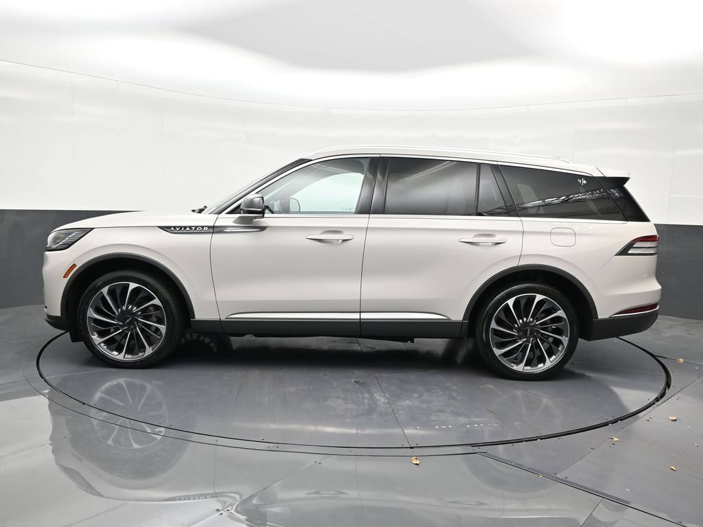 Used 2025 Lincoln Aviator Reserve w/ Illumination Package image 2
