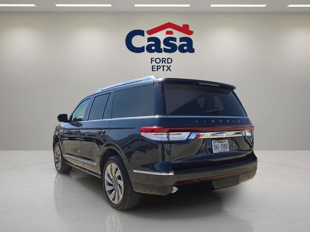 Used 2022 Lincoln Navigator Reserve image 4
