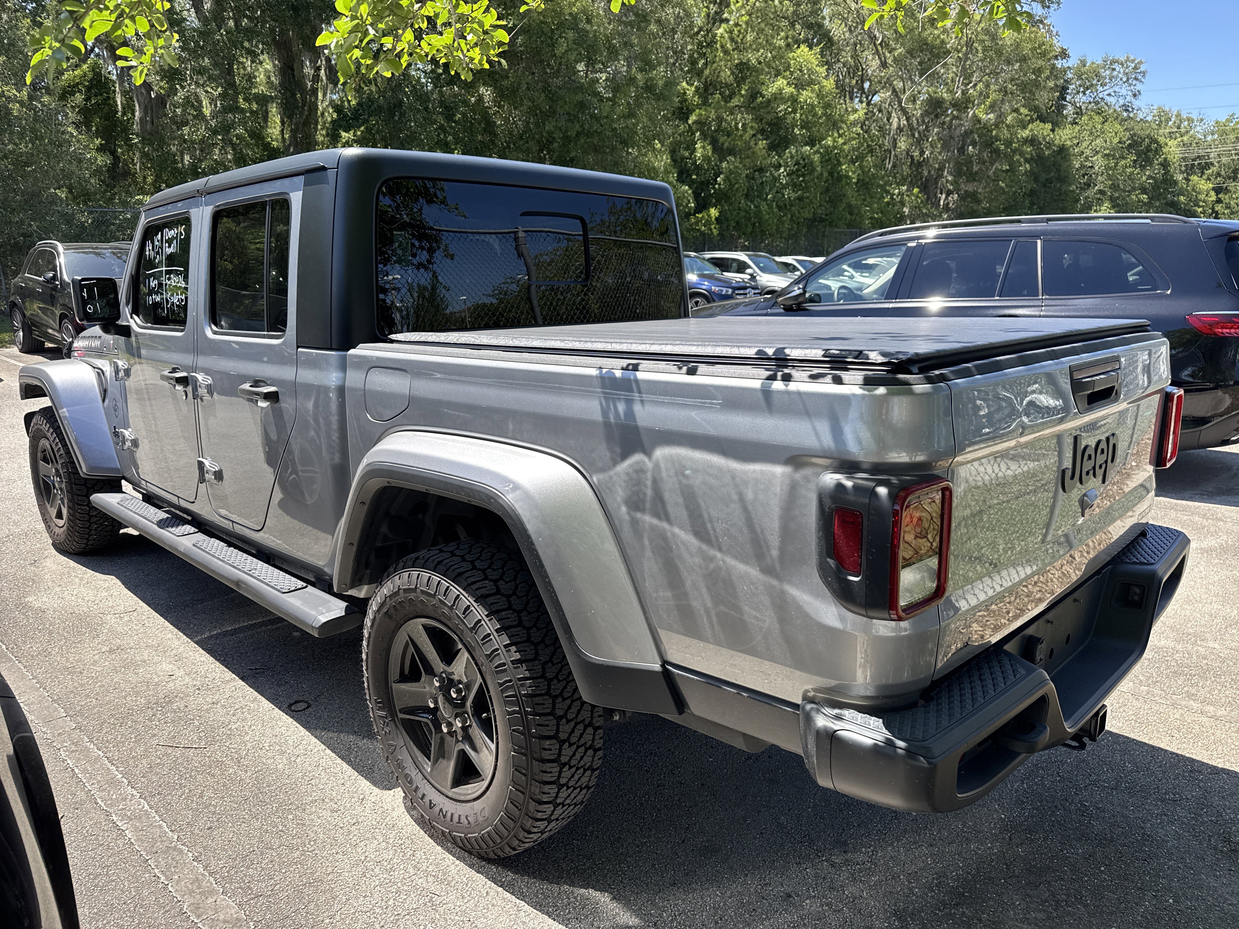 Used 2021 Jeep Gladiator Sport AWD/4WD image 2