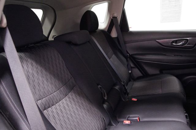 Used 2020 Nissan Rogue SV image 17