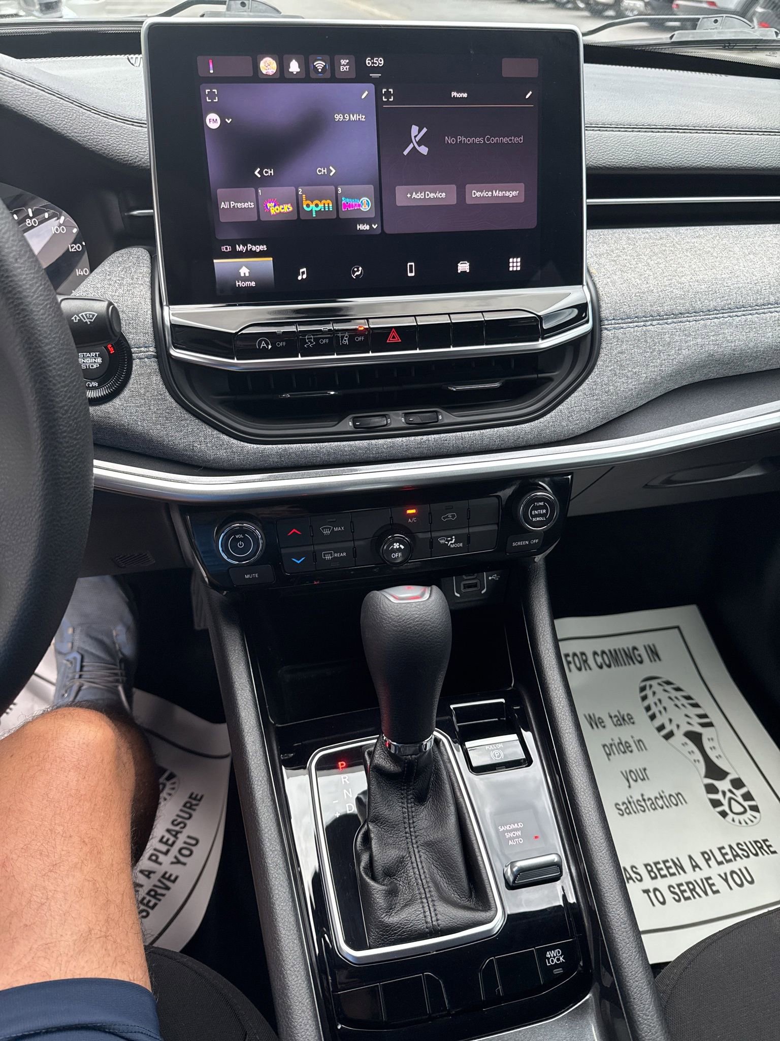 Used 2024 Jeep Compass Sport image 29