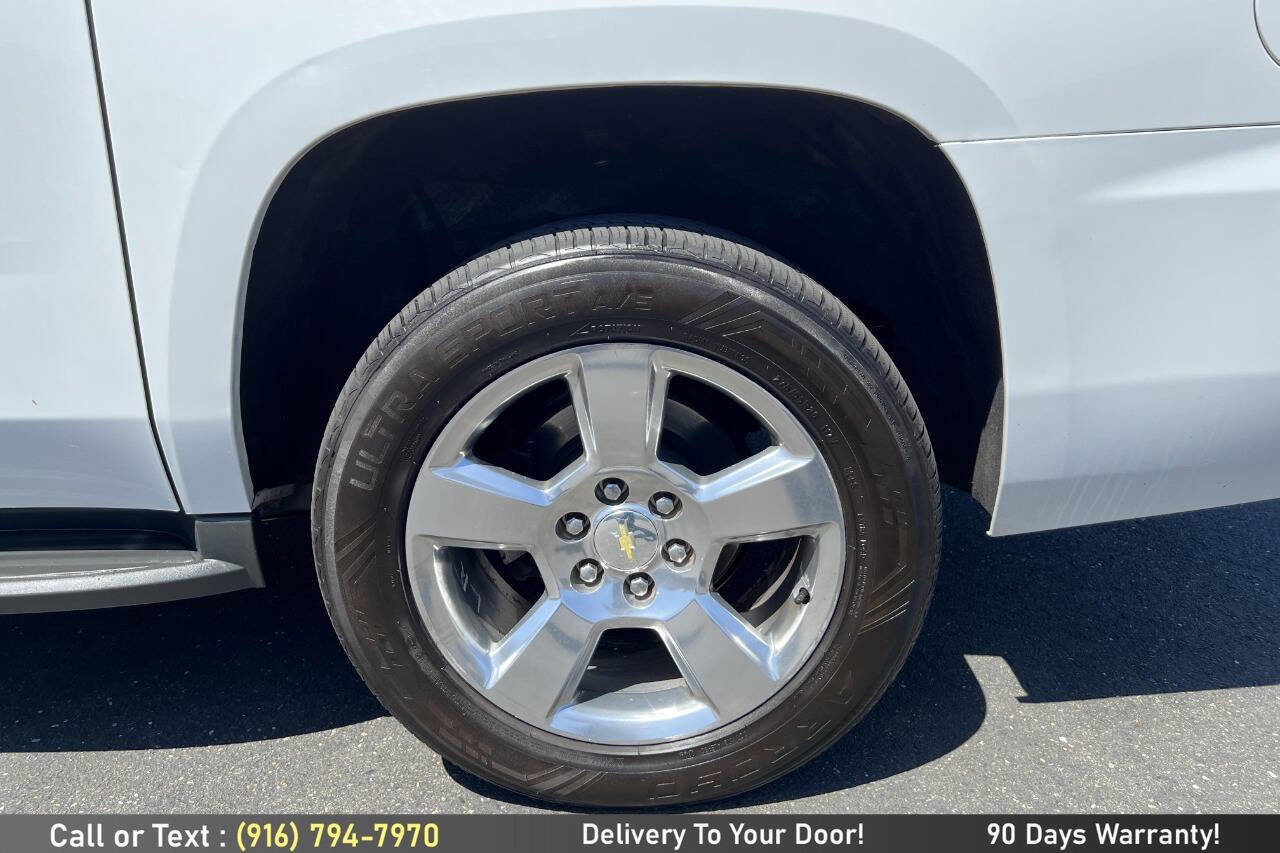 Used 2016 Chevrolet Suburban LT w/ Luxury Package AWD/4WD image 10