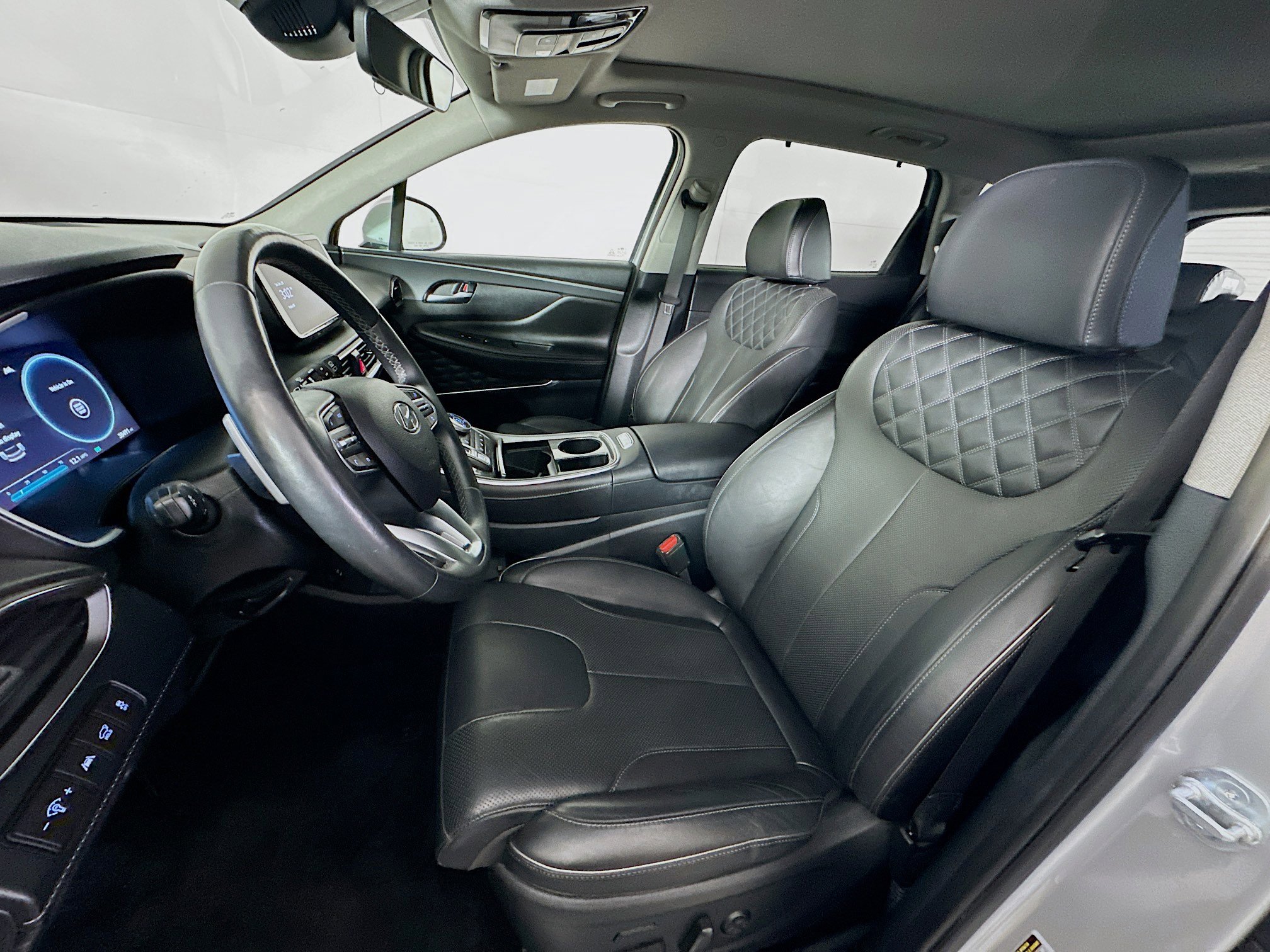 Used 2023 Hyundai Santa Fe Limited image 13