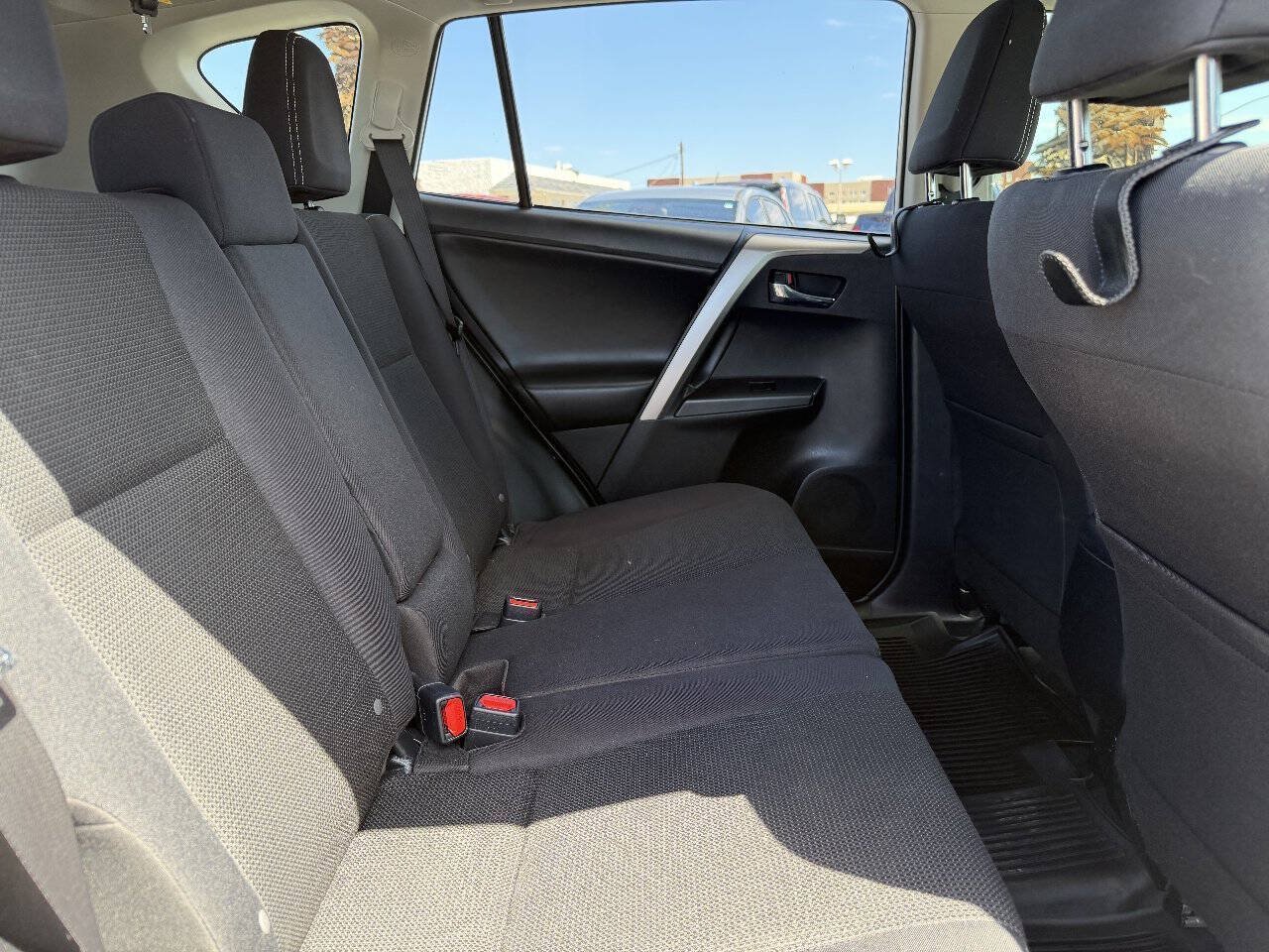 Used 2018 Toyota RAV4 XLE w/ Plus Extra Value Package FWD image 13