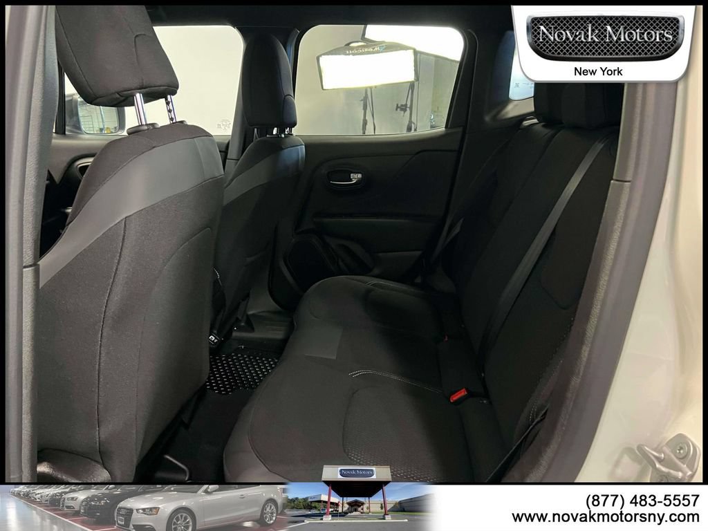 Used 2022 Jeep Renegade Altitude AWD/4WD image 13